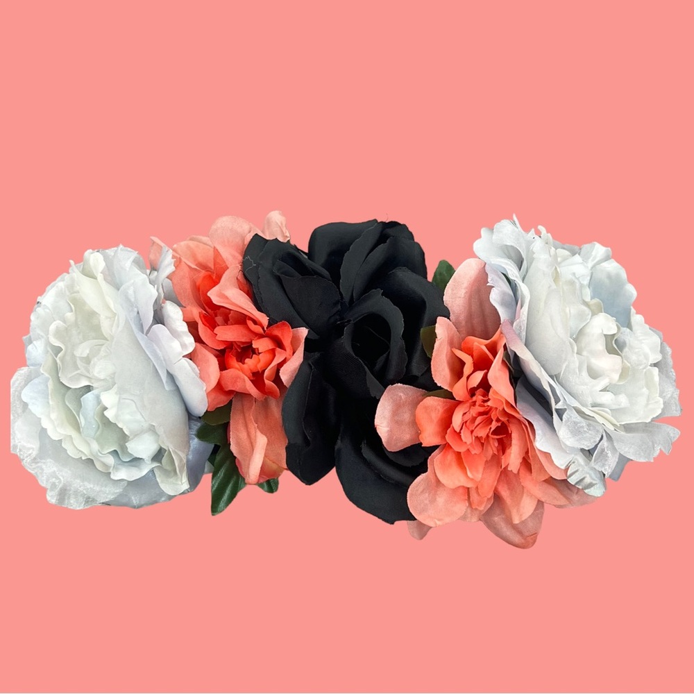 Handmade floral crown for festivals or prom or whatever 🦋 - Picture 5 of 7